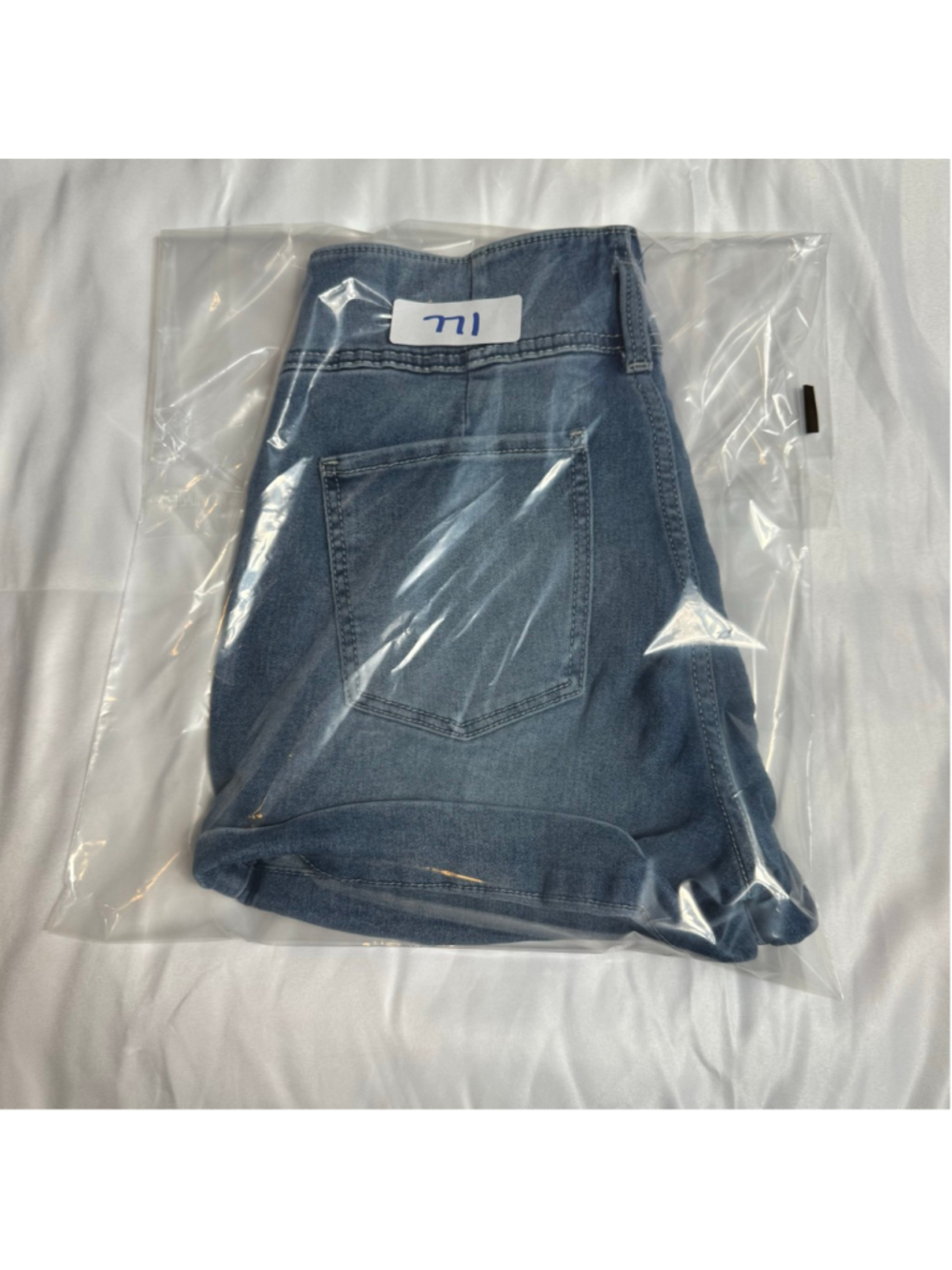 Juniors No Boundaries Jean Shorts Size 11 Blue - Picture 7 of 7